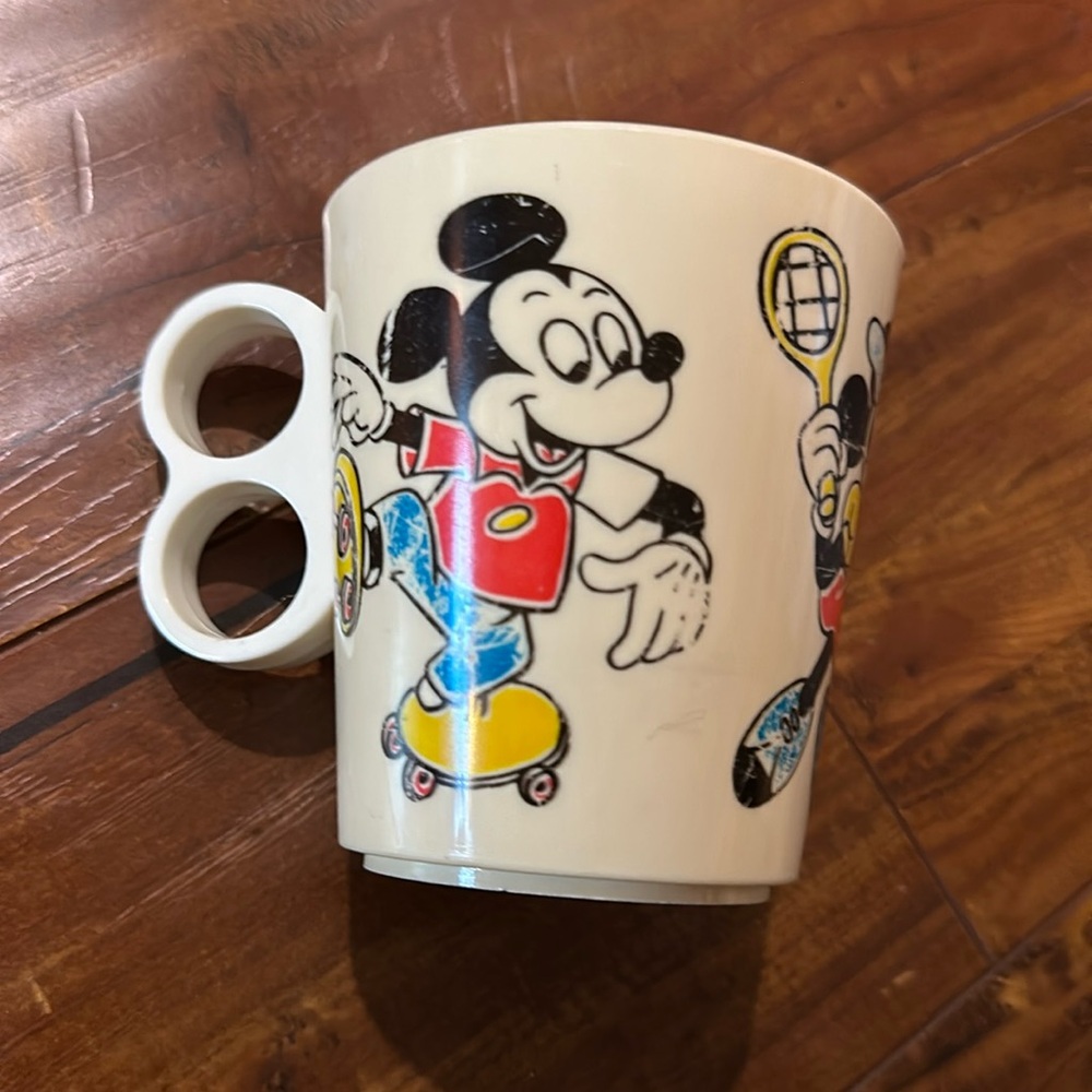 Vintage Disney Mickey Minnie Donald Sports Plastic Mug Skateboard Roller Skate